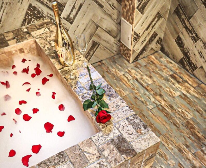suite-cu-jacuzzi-transilvania-mansion-brasov.jpeg
